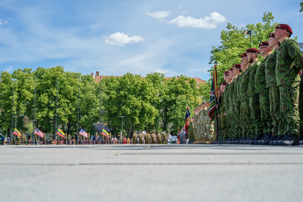 Lithuania, US put on a display in Vilnius