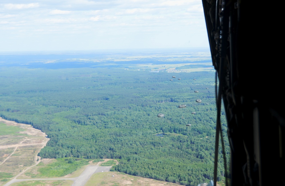Pa. Guard and Lithuanian Army partner for friendship airborne jump