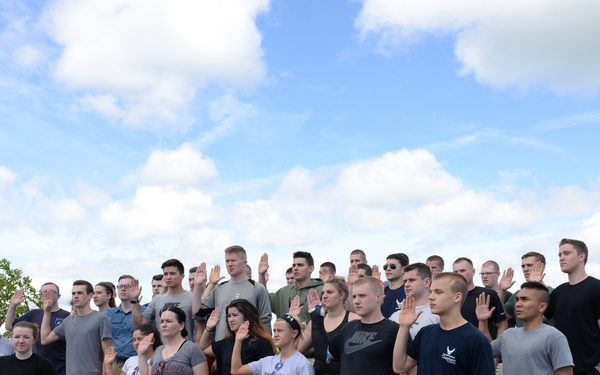 Student Flight Hikes Mt. Major