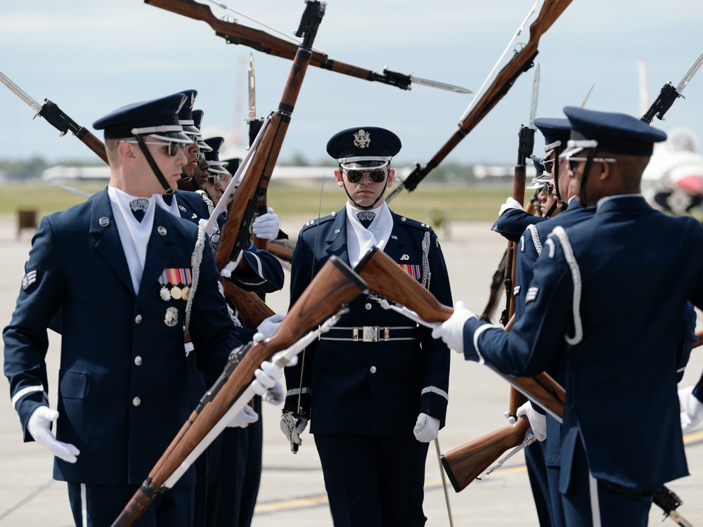 Drill Teams Brings Perfection to Thunder of Niagara