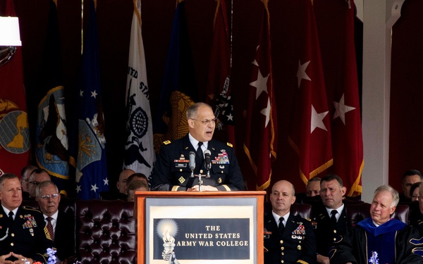 Gen. Gus Perna delivers the AWC commencement speech