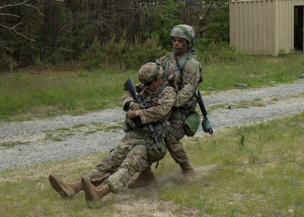 Soldiers train for personnel recovery during Combined Arms Exercise