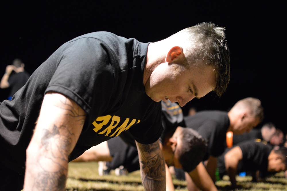 ‘Tropic Lightning’ Soldiers conduct APFT for EIB