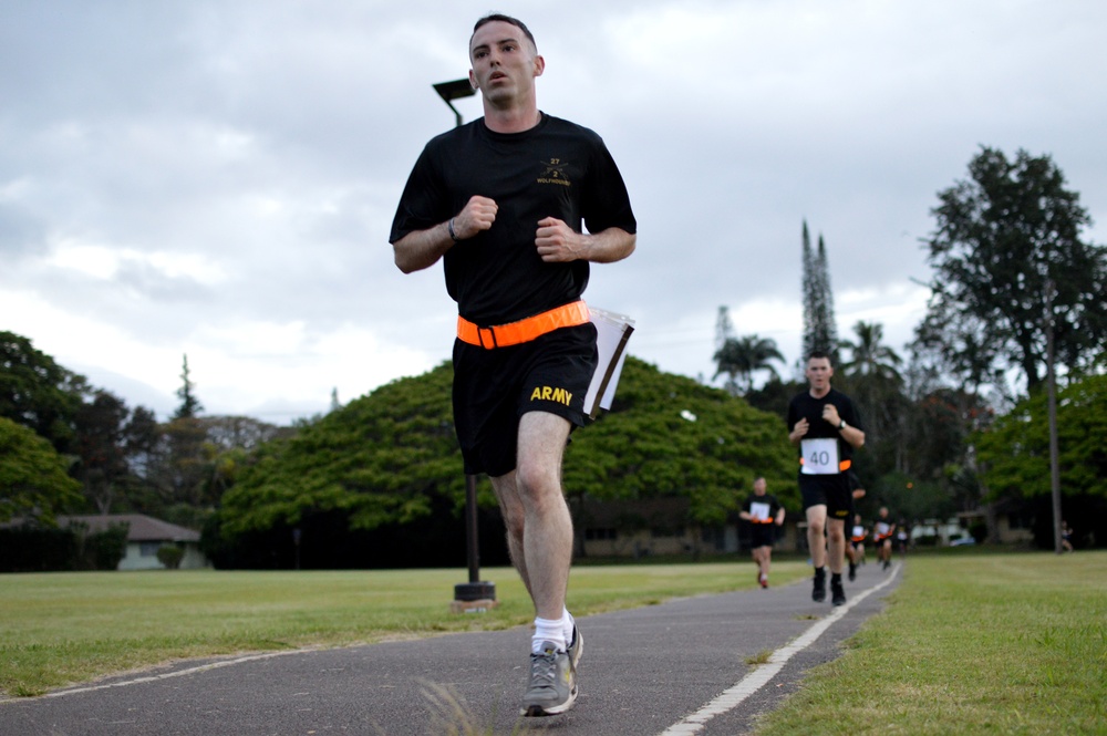 ‘Tropic Lightning’ Soldiers conduct APFT for EIB