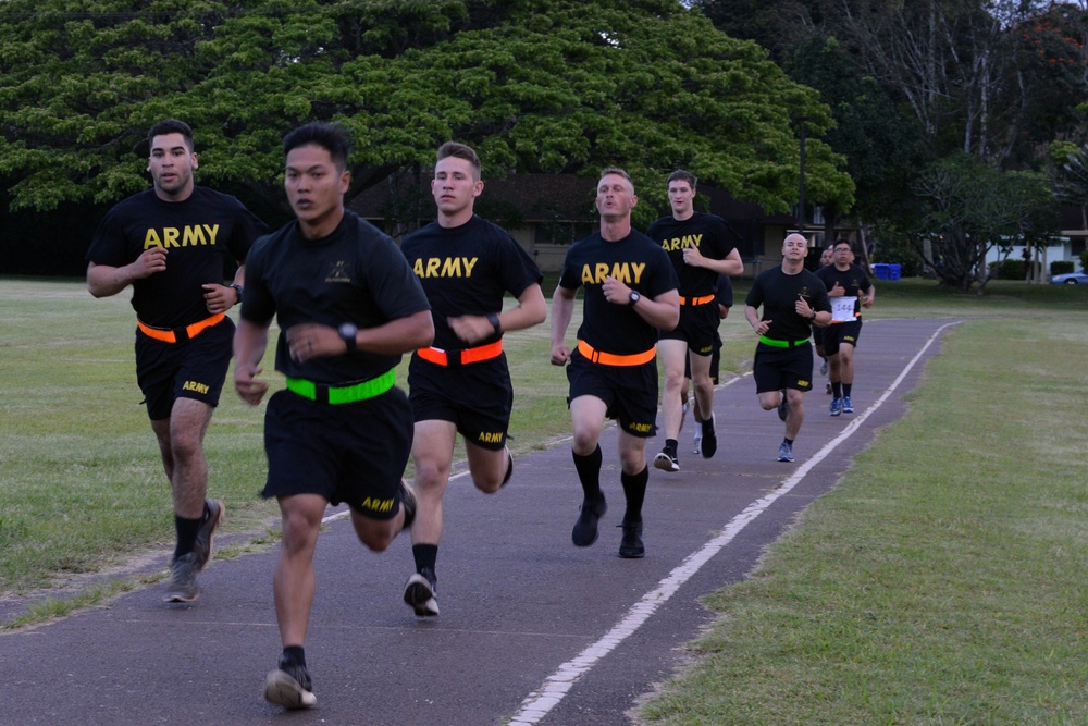 ‘Tropic Lightning’ Soldiers conduct APFT for EIB