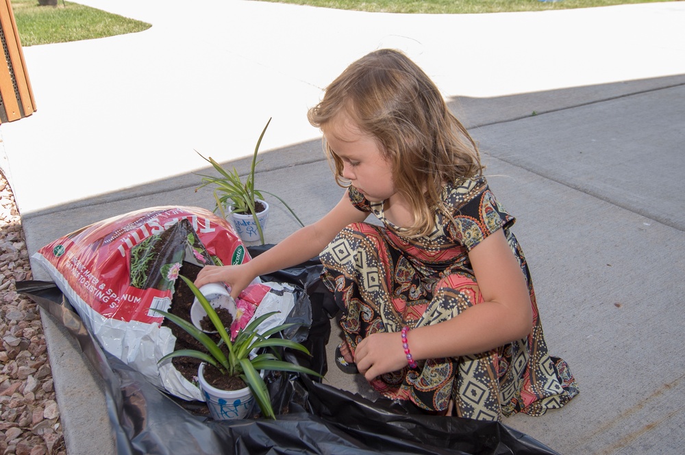 Parents, kids bond at enrichment event