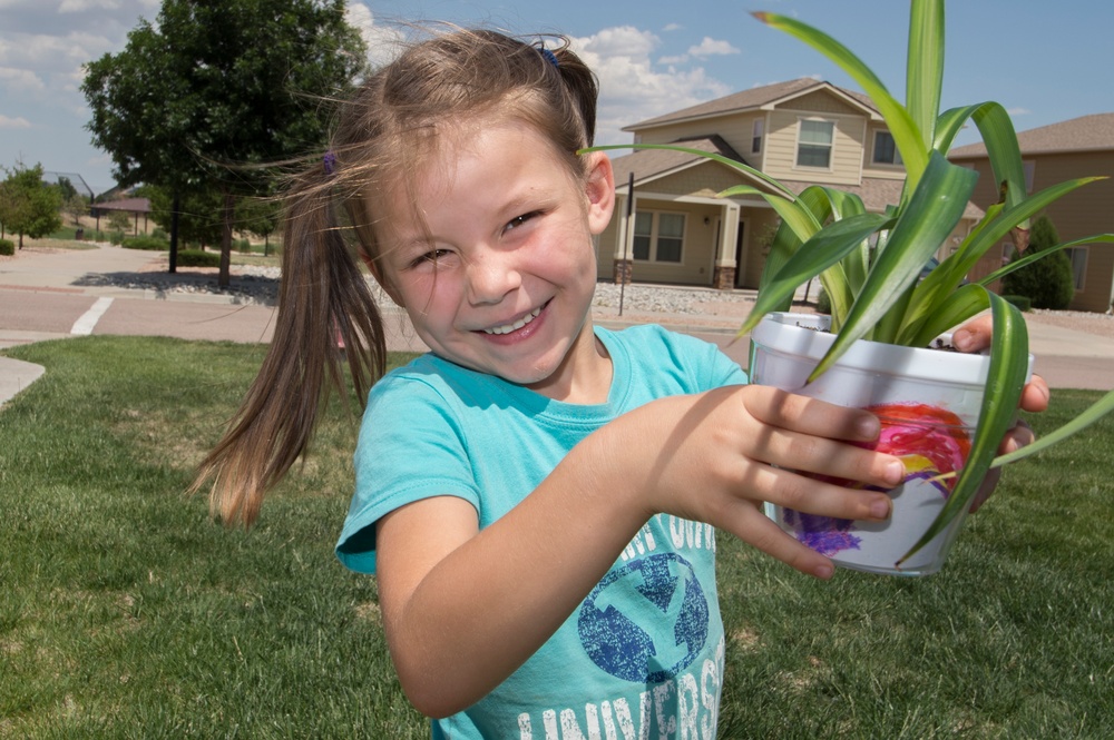 Parents, kids bond at enrichment event