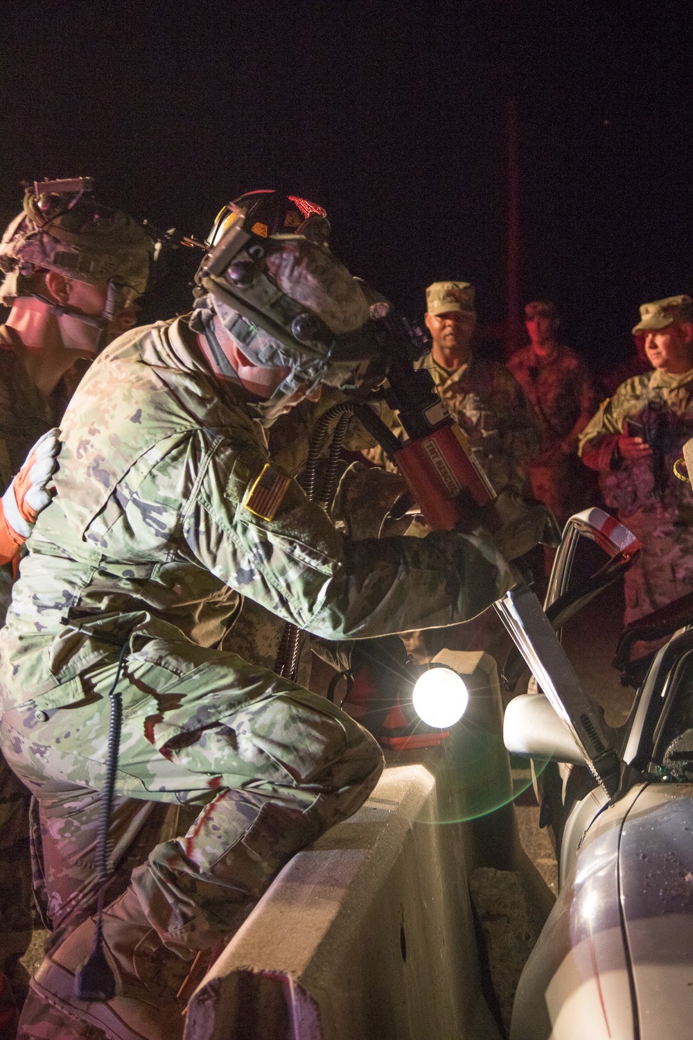 Soldiers perform vehicle extrication during training exercise