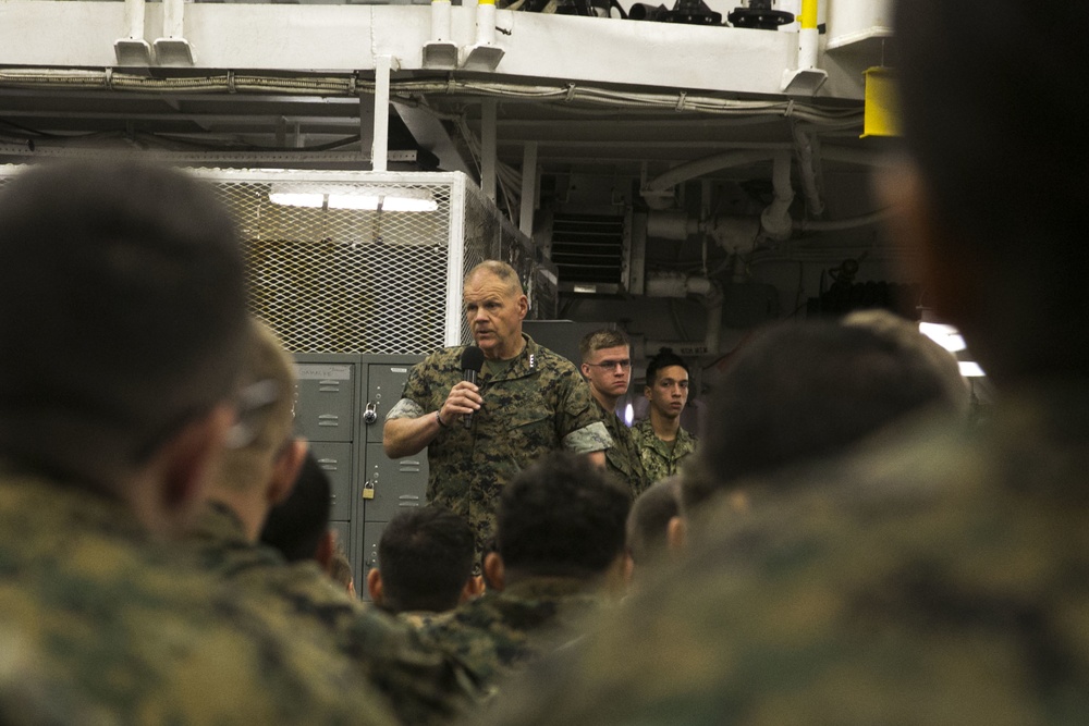 Gen. Neller visits Marines and Sailors on the USS Essex