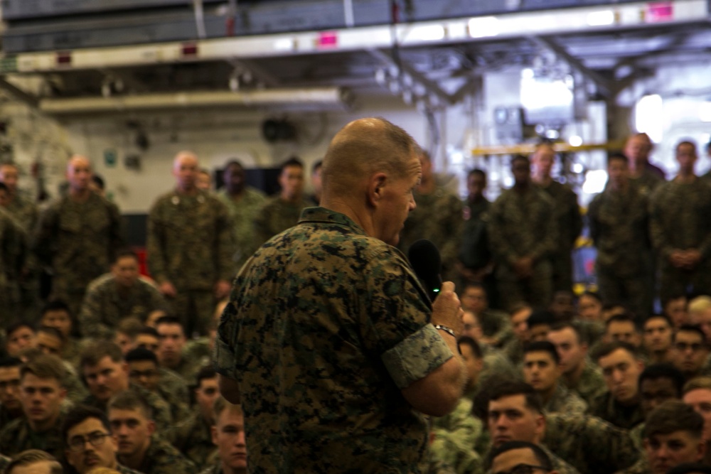 Gen. Neller visits Marines and Sailors on the USS Essex
