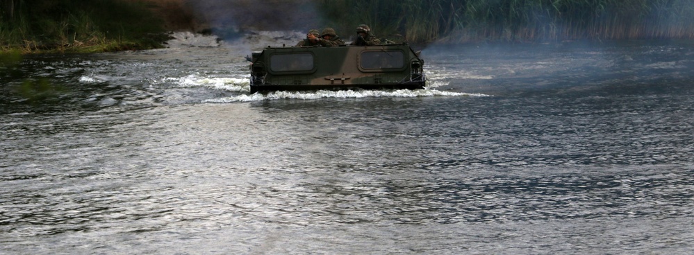 Polish forces secure area for river crossing