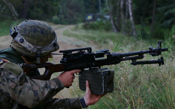 Polish forces secure area for river crossing