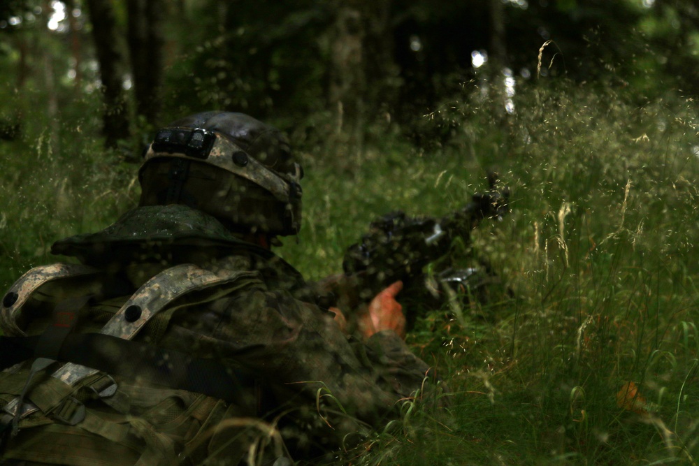 Polish forces secure area for river crossing