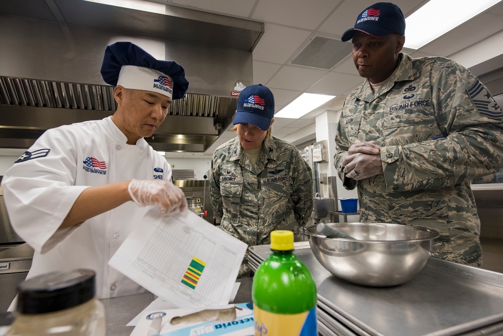 23d WG leadership visits DFAC, ILC