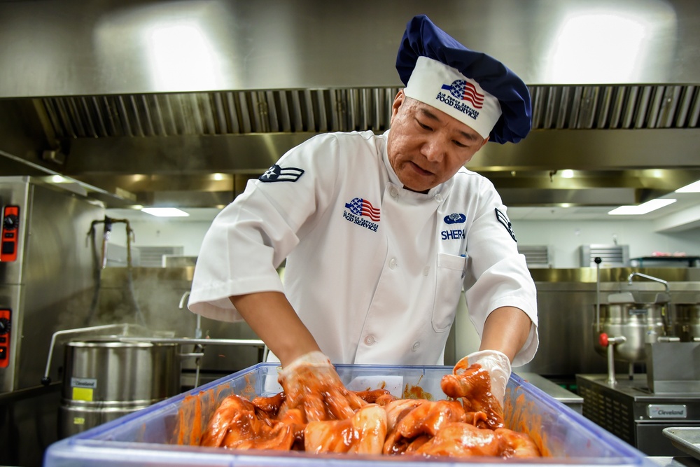 23d WG leadership tours DFAC, ILC