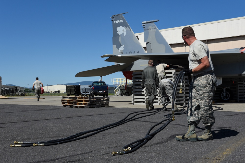 173rd FW CDDAR team trains for aircraft crash recovery