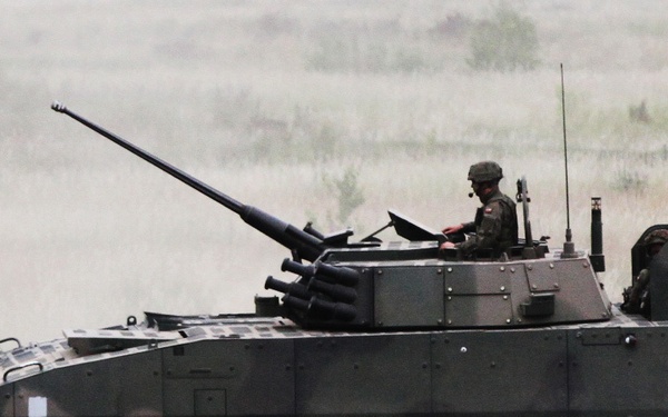 Polish army conducts live-fire training