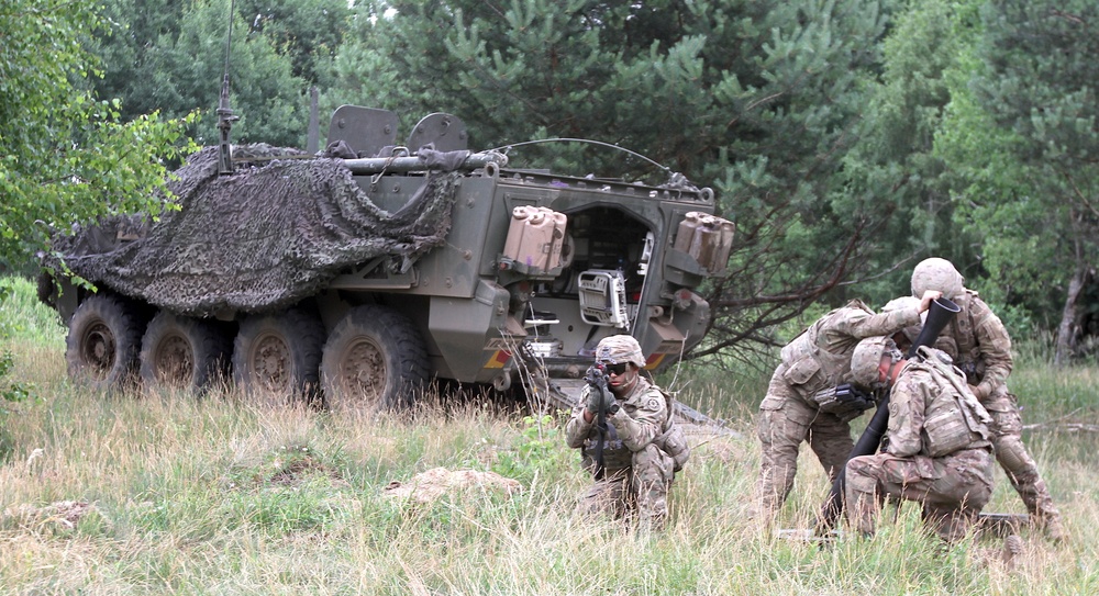 U.S. Army soldiers assemble mortar system during Saber Strike 18