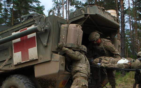 Medical evacuation training at Saber Strike 18