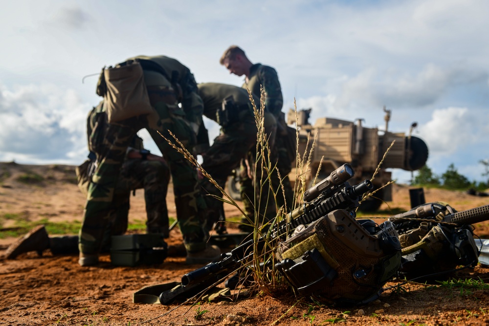 Marine Raiders integrate with AFSOC