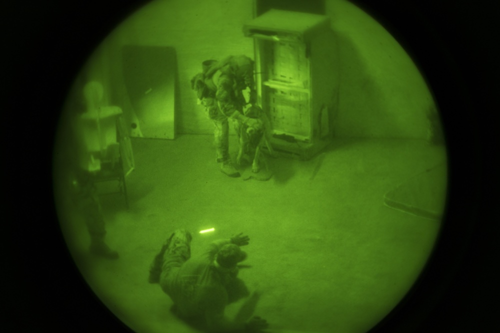 Marine Raiders integrate with AFSOC