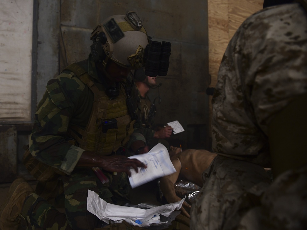 Marine Raiders integrate with AFSOC