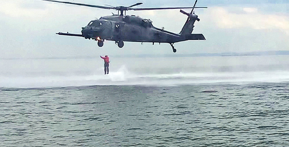 24th CST conducts water entry training