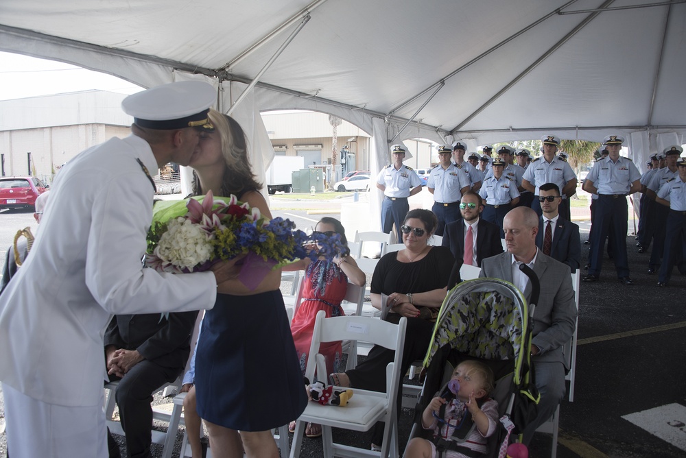 St. Petersburg Coast Guard cutter conducts change of command ceremony