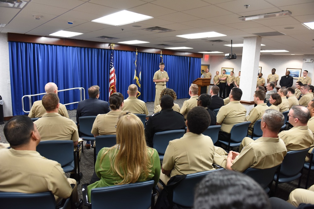 VCNO Visits U.S. Fleet Cyber Command