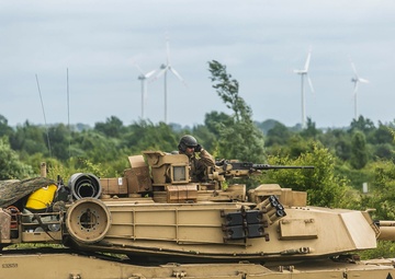 26th MEU Tank platoon, Polish BMP unit go head-to-head in mechanized assault exercise during BALTOPS
