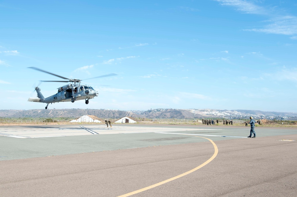 USS Bonhomme Richard (LHD 6) VERTREP Training