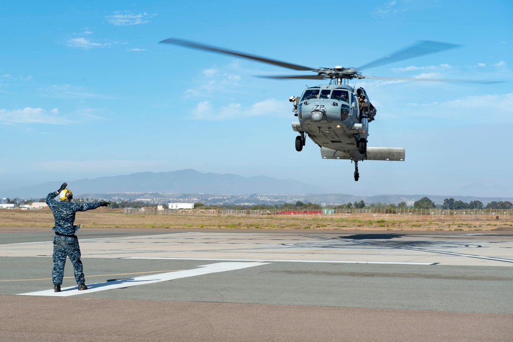 USS Bonhomme Richard (LHD 6) VERTREP Training