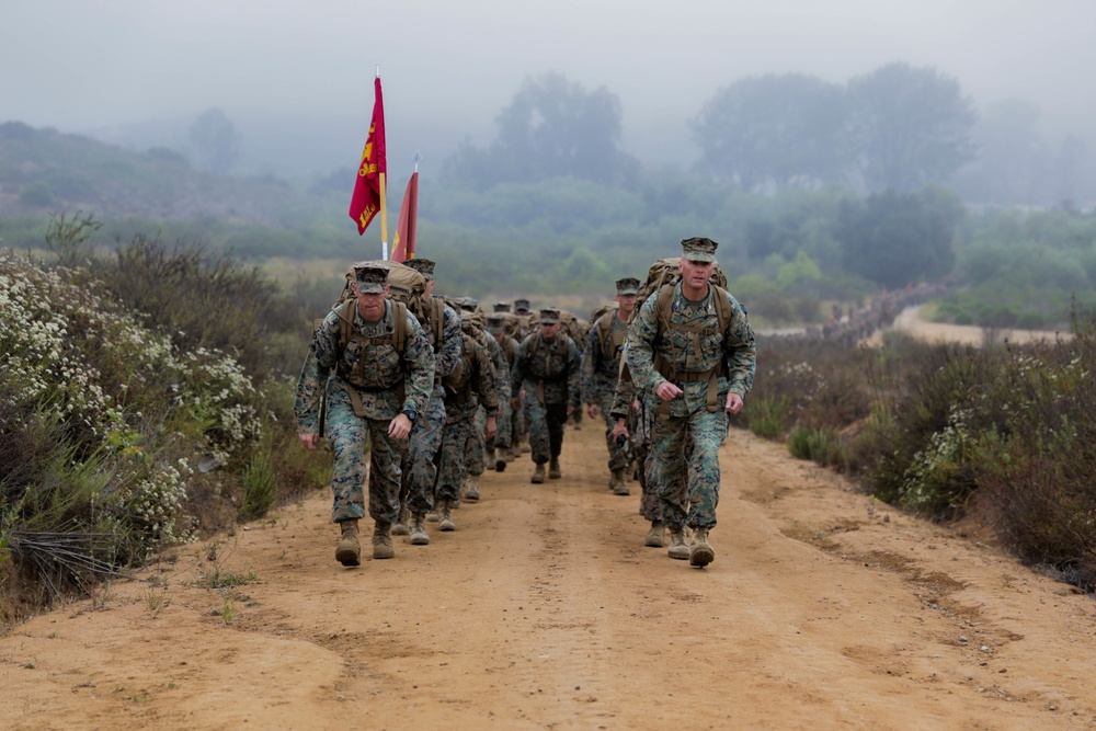 Headquarters Regiment, 1st Marine Logistics Group Hike