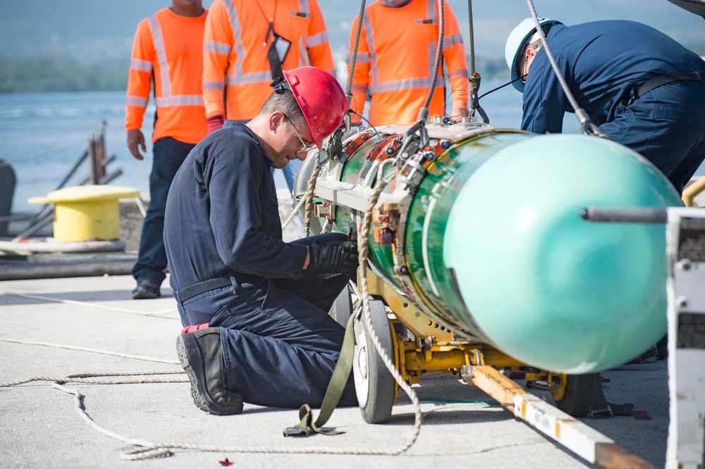 Frank Cable Assists with Torpedo On-Load