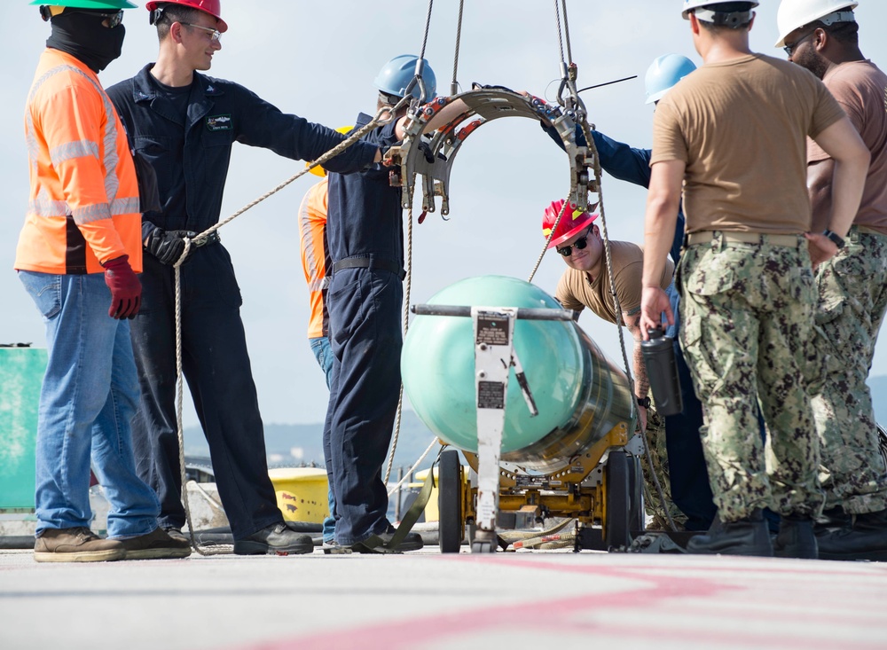 Frank Cable Assists with Torpedo On-Load
