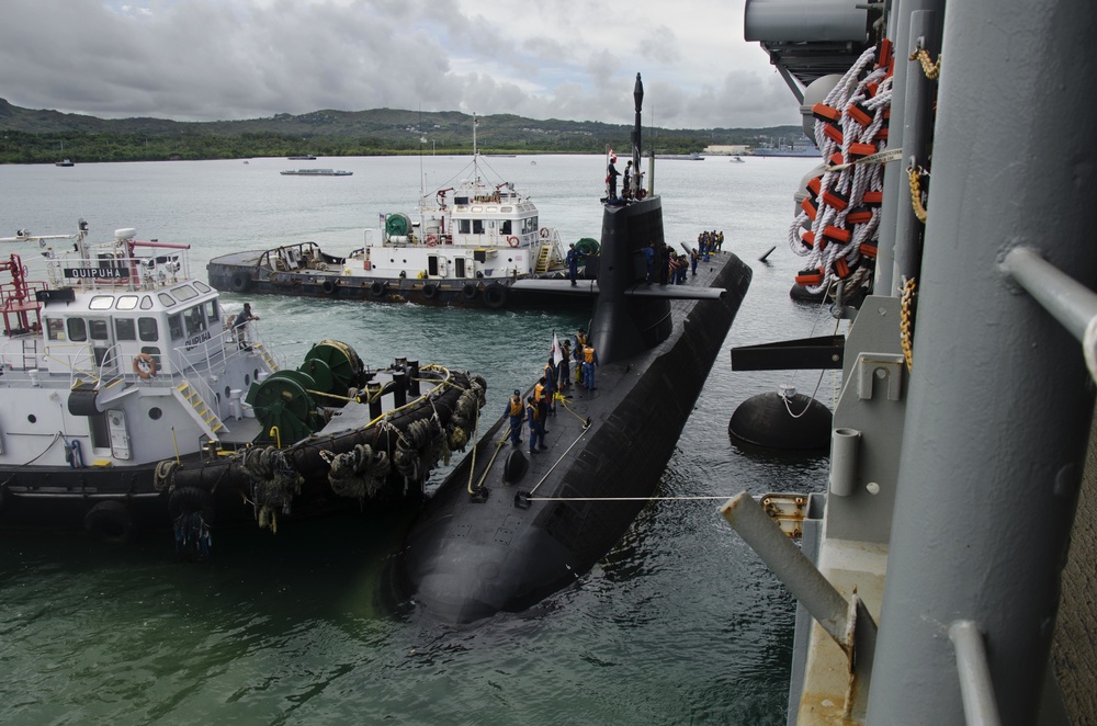 Japanese Sub Conducts Exercise with USS Frank Cable