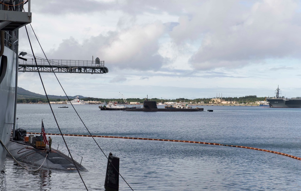 Japanese Sub Conducts Exercise with USS Frank Cable