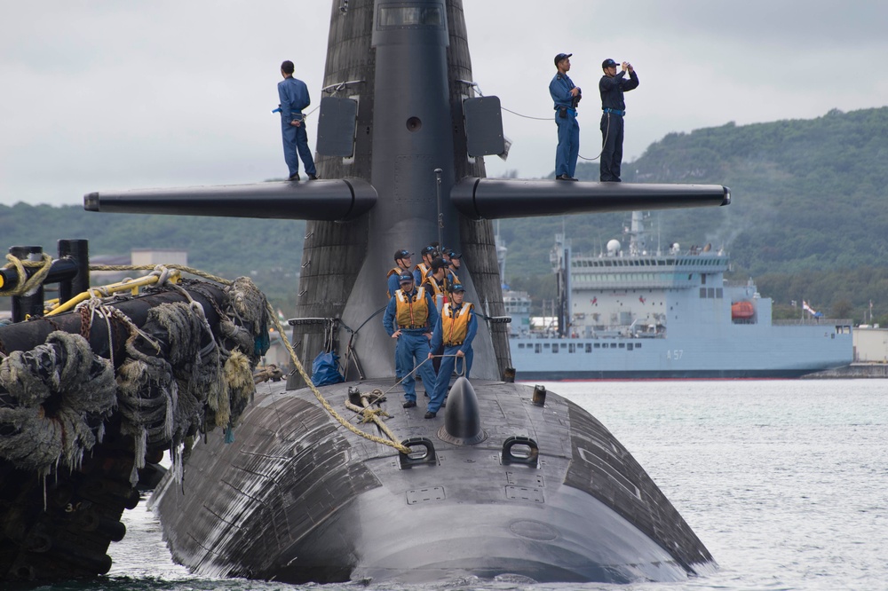 Japanese Sub Conducts Exercise with USS Frank Cable