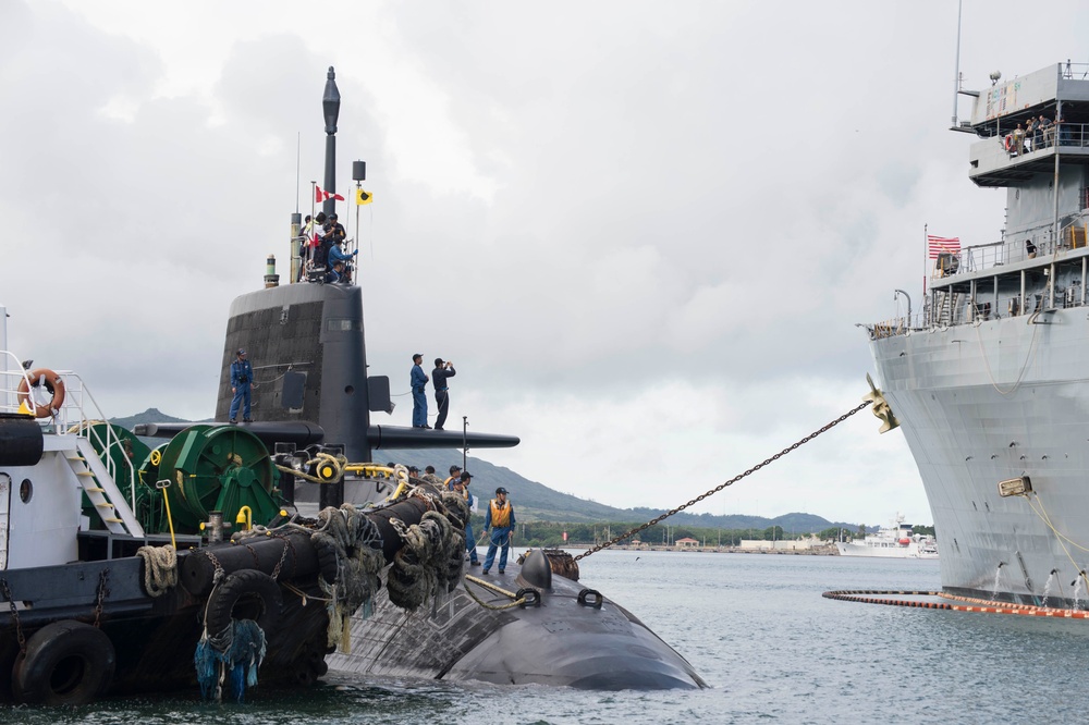 Japanese Sub Conducts Exercise with USS Frank Cable