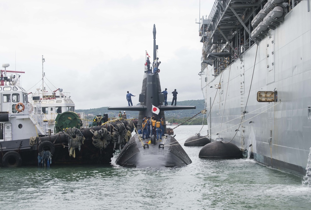 Japanese Sub Conducts Exercise with USS Frank Cable