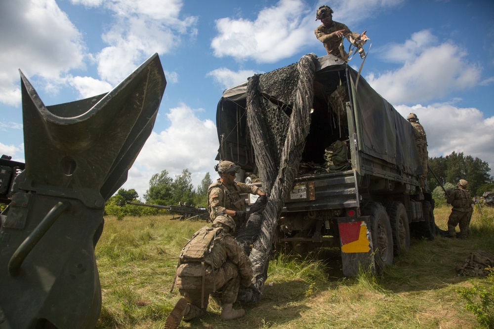 2CR soldiers camouflage LMTV