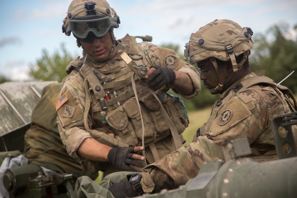 2CR preps howitzers for air drop