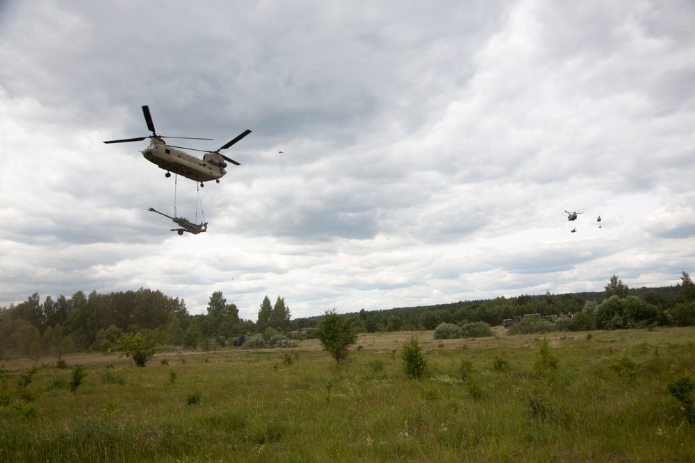 12th CAB air drops 2CR howitzers