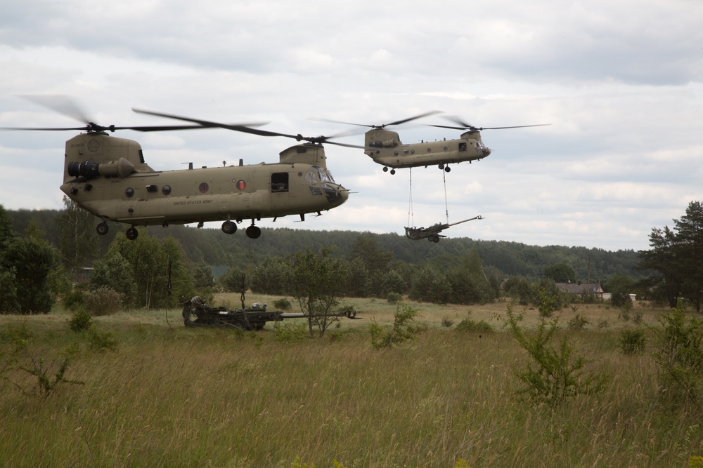 12th CAB air drops 2CR howitzers