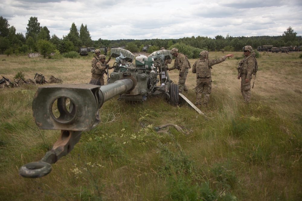 2CR preps howitzers after air drop