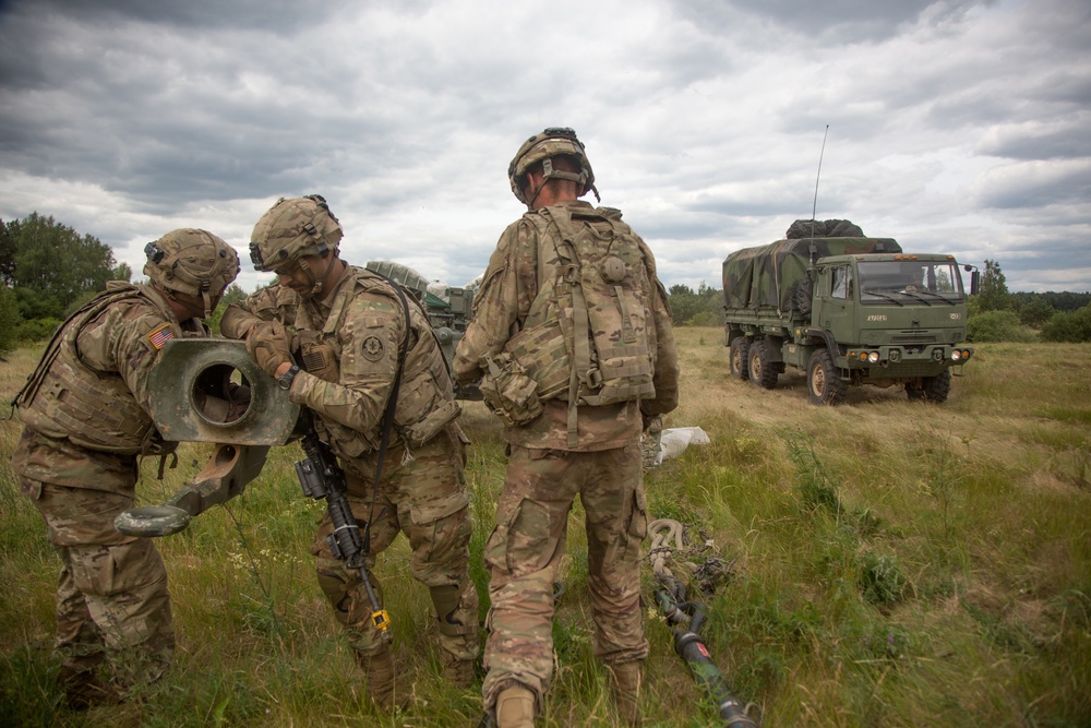 2CR preps howitzers after air drop