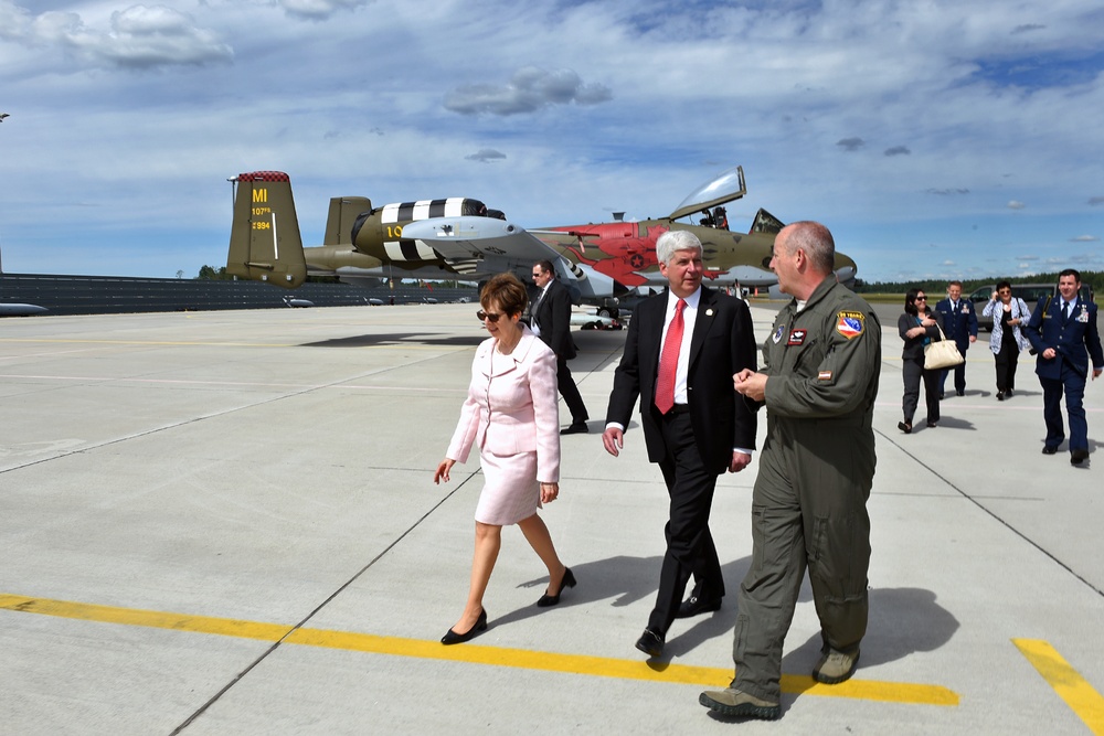 127th Wing Receives Governor