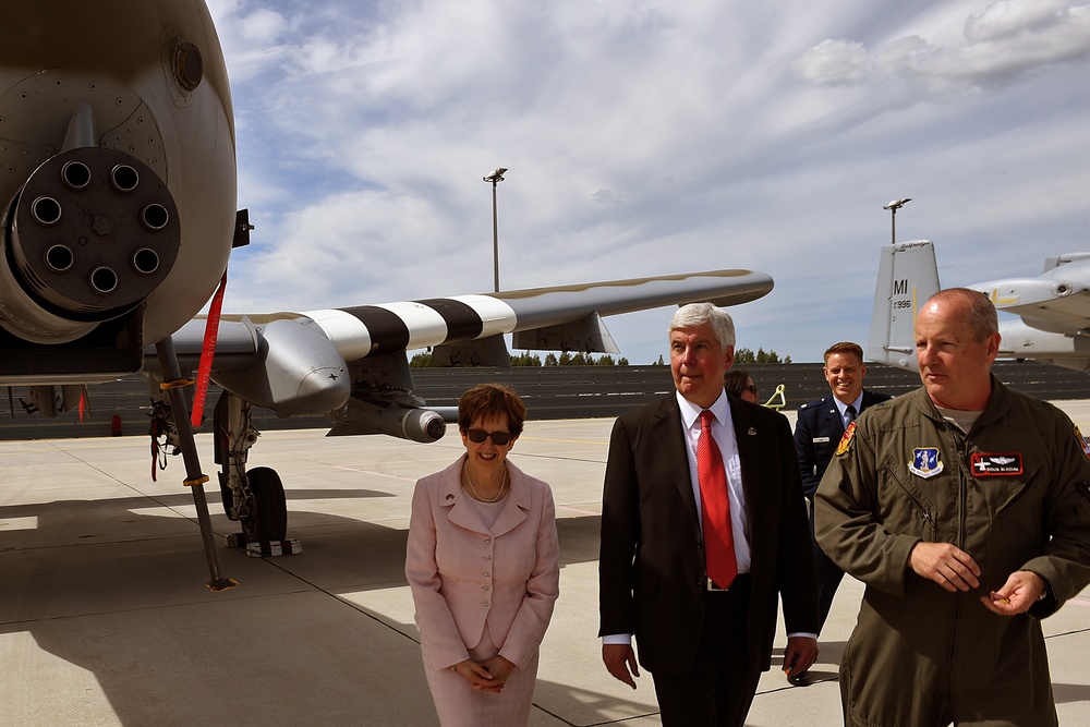 127th Wing Receives Governor