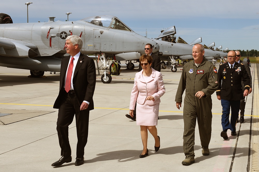 127th Wing Receives Governor