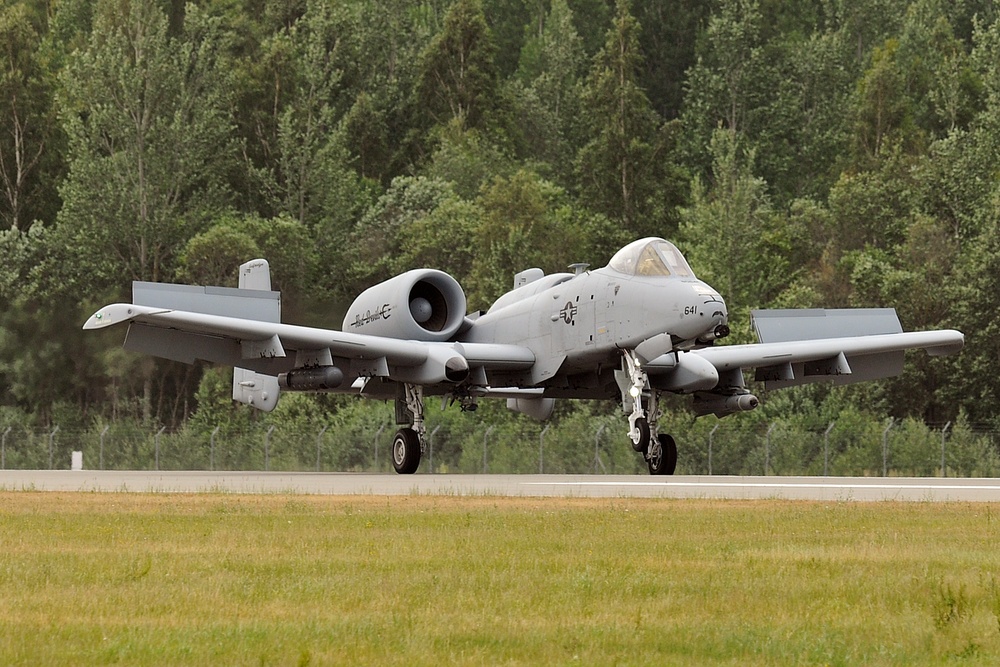 127th Wing Receives Governor